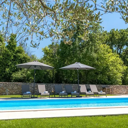 Semesterbostad Gemini Mit Salzwasserpool Und Garten